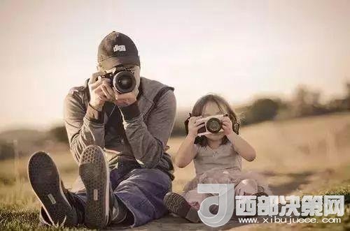 “曾子殺豬”故事在前，最近又有《父母說好考了90分就去看海，被爽約后女孩離家出走》新聞在后。父母如果自己的行為“打臉”了，又怎么能在孩子面前掌握教育的主動權(quán)。