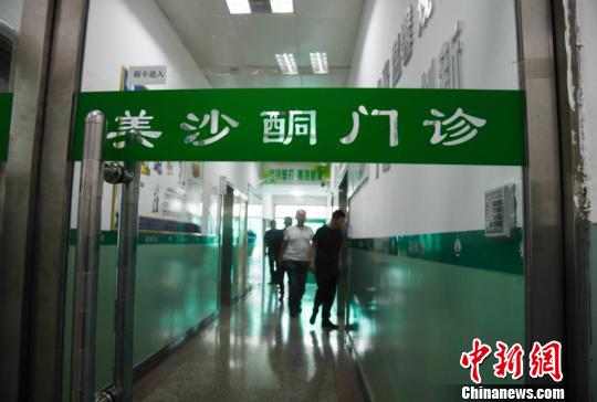 有數(shù)據(jù)顯示，十年來，山西省司法行政戒毒系統(tǒng)累計(jì)收治戒毒人員總數(shù)6萬余人。截至目前，在冊強(qiáng)制隔離戒毒人員、自愿戒毒人員、戒毒康復(fù)人員、美沙酮維持治療人員共1.2萬余人。　王建軍 攝