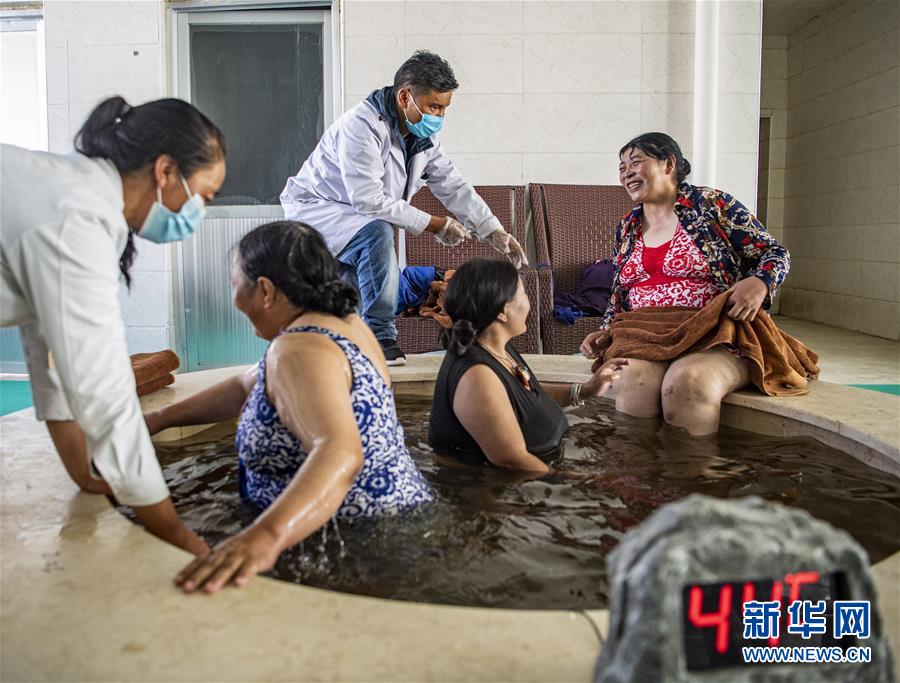 （新華全媒頭條·走向我們的小康生活·圖文互動）（10）扎西德勒，我們的新家園——西藏易地扶貧搬遷搬出幸福美好新生活